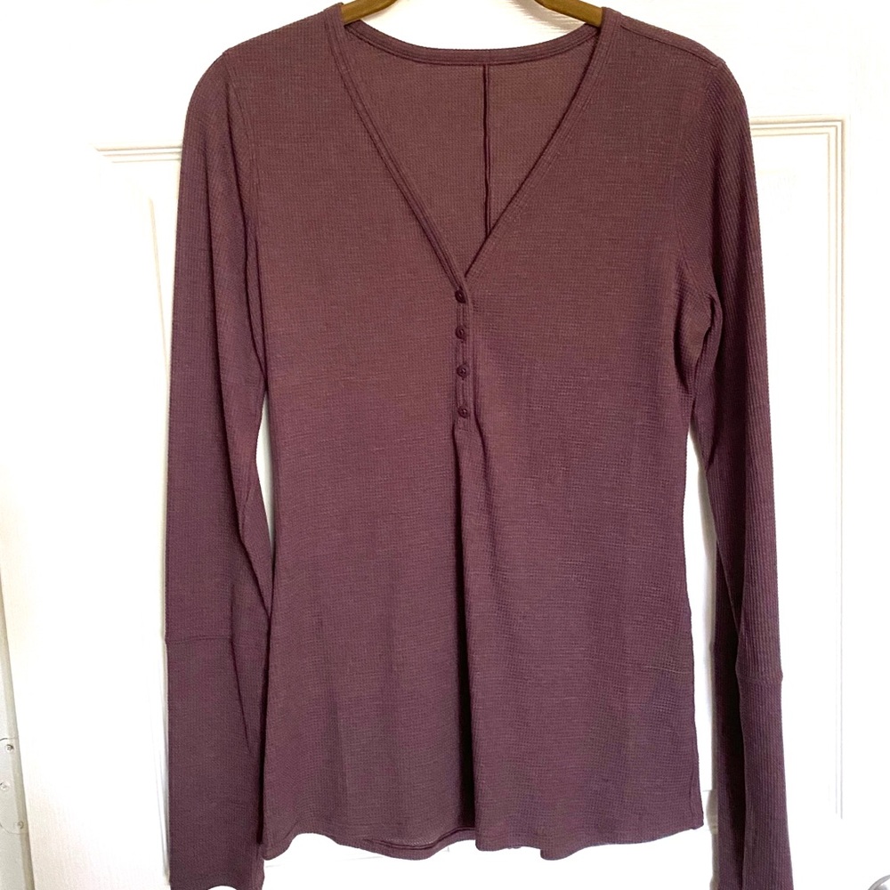 NWOT Lululemon Close Call Henley LS thermal